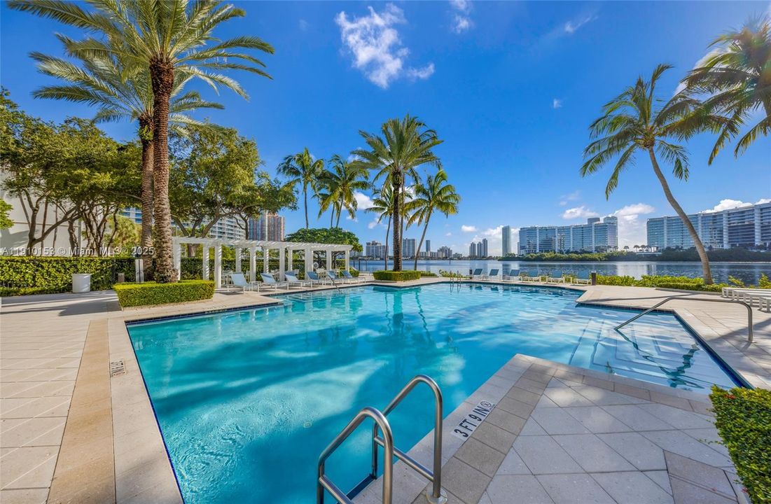 Active With Contract: $3,500 (3 beds, 2 baths, 1320 Square Feet)