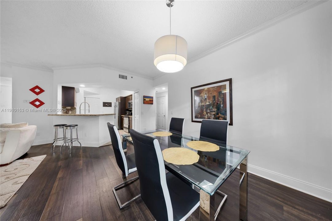 Active With Contract: $3,500 (3 beds, 2 baths, 1320 Square Feet)