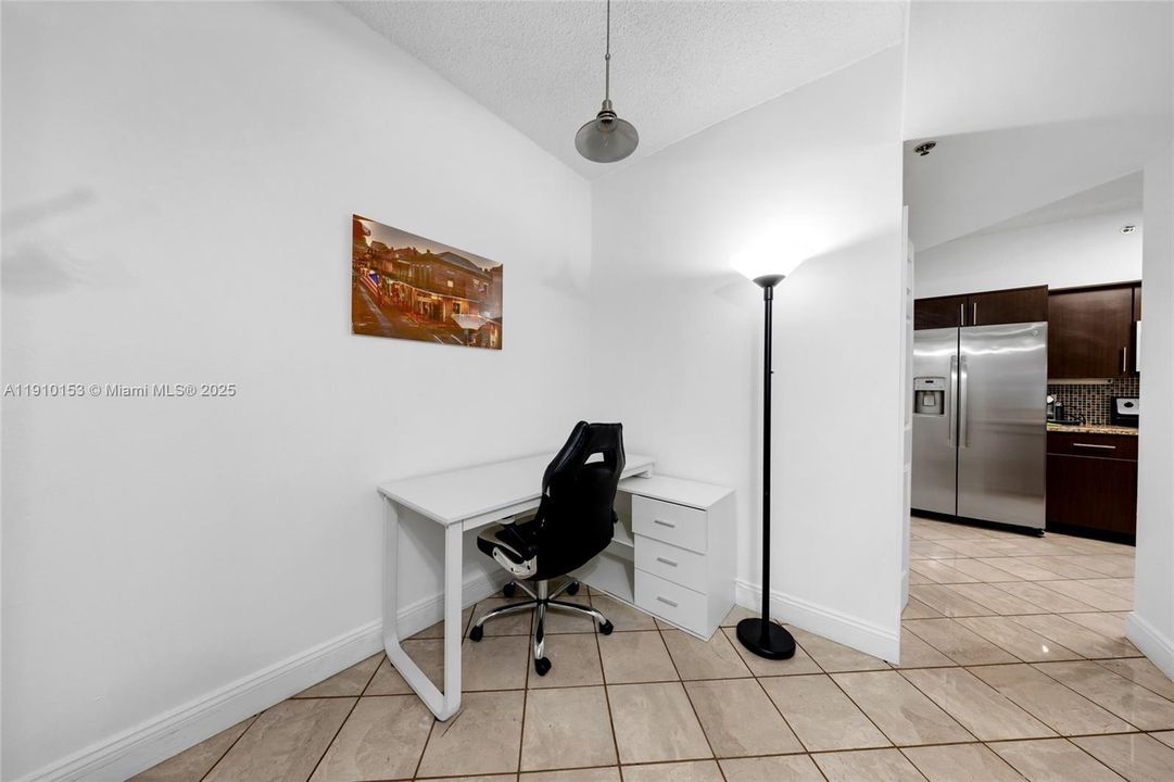 Active With Contract: $3,500 (3 beds, 2 baths, 1320 Square Feet)