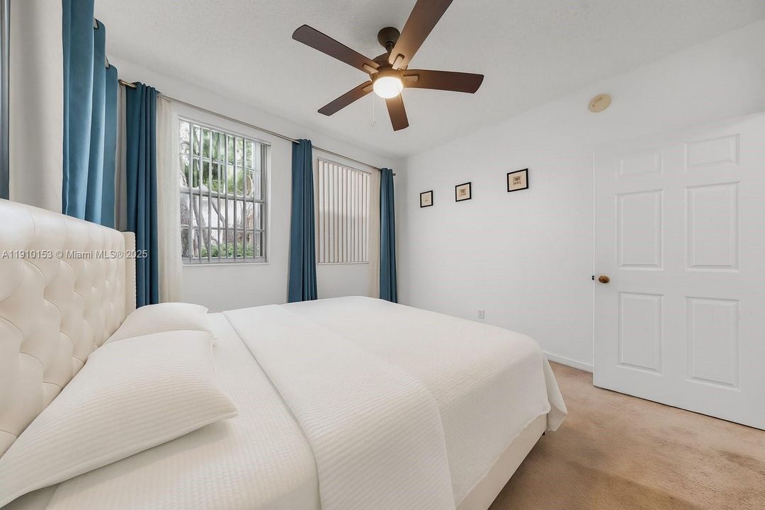 Active With Contract: $3,500 (3 beds, 2 baths, 1320 Square Feet)