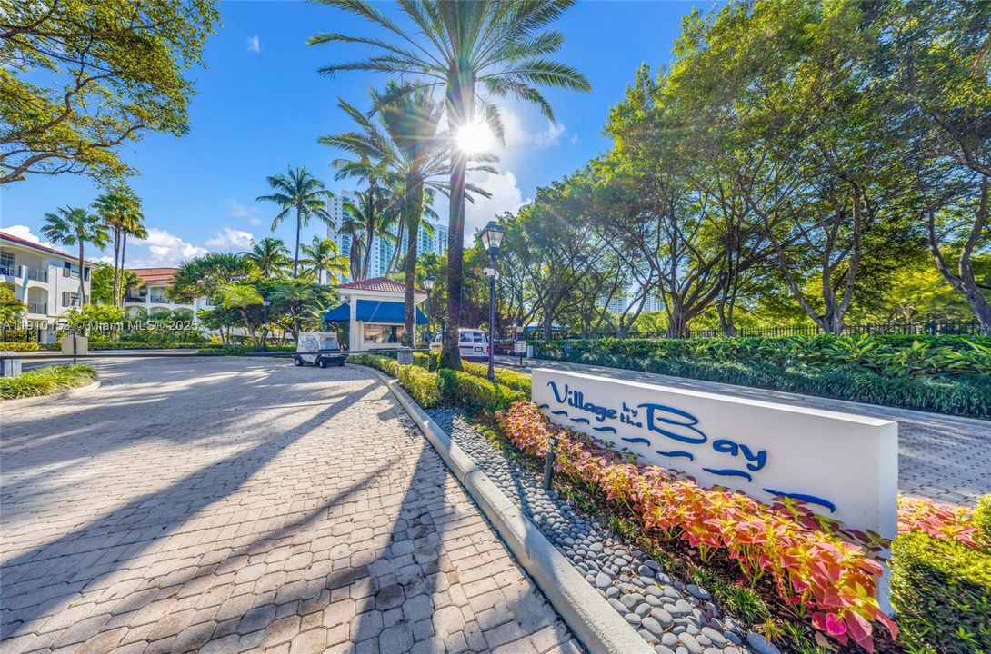 Active With Contract: $3,500 (3 beds, 2 baths, 1320 Square Feet)