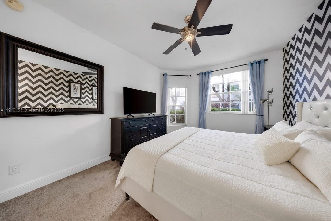 Active With Contract: $3,500 (3 beds, 2 baths, 1320 Square Feet)