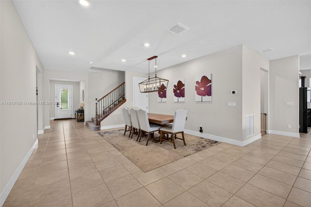 待售: $779,000 (5 贝兹, 4 浴室, 4211 平方英尺)