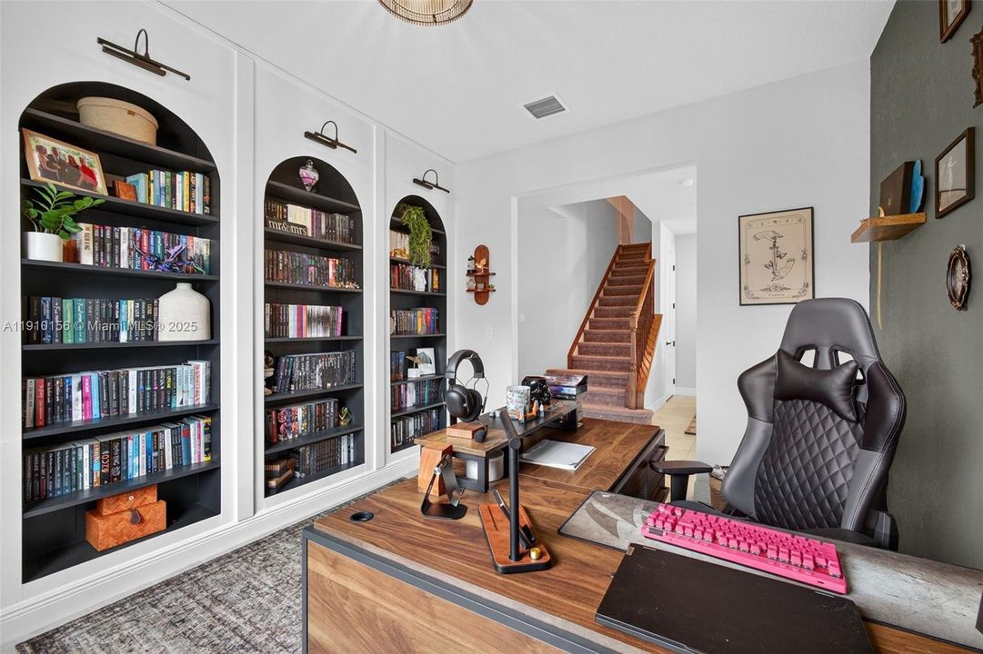 待售: $779,000 (5 贝兹, 4 浴室, 4211 平方英尺)