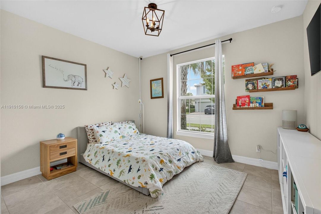 待售: $779,000 (5 贝兹, 4 浴室, 4211 平方英尺)