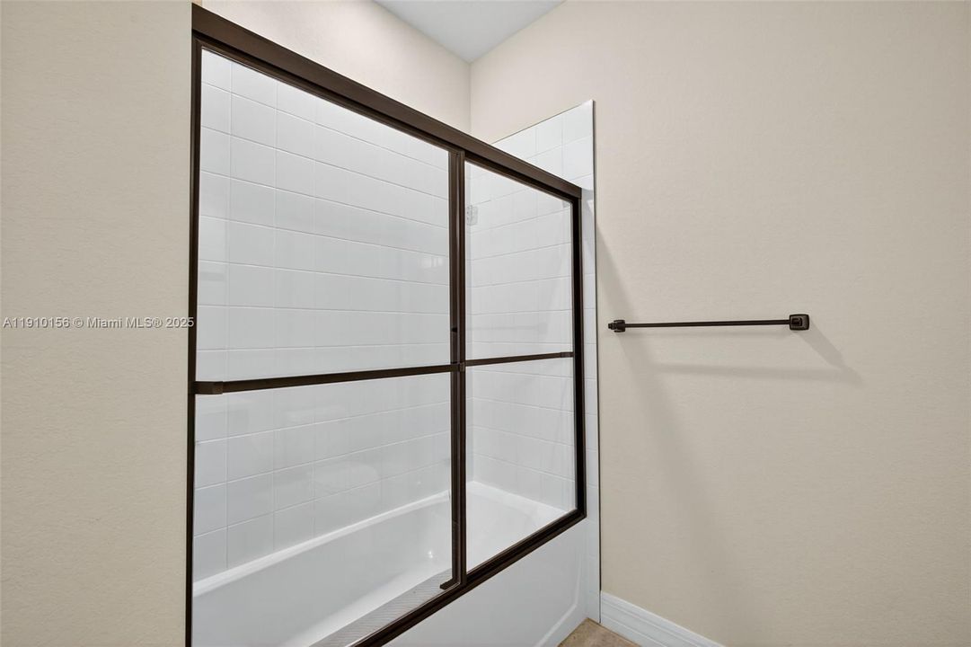 待售: $779,000 (5 贝兹, 4 浴室, 4211 平方英尺)