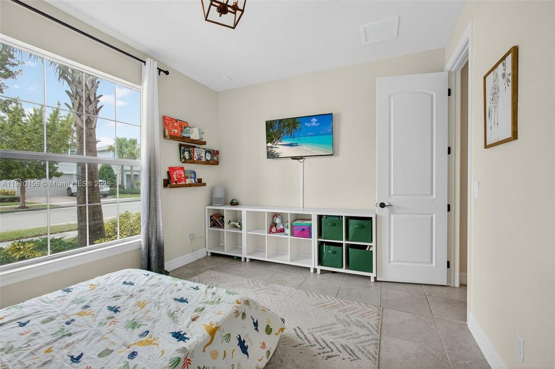 待售: $779,000 (5 贝兹, 4 浴室, 4211 平方英尺)