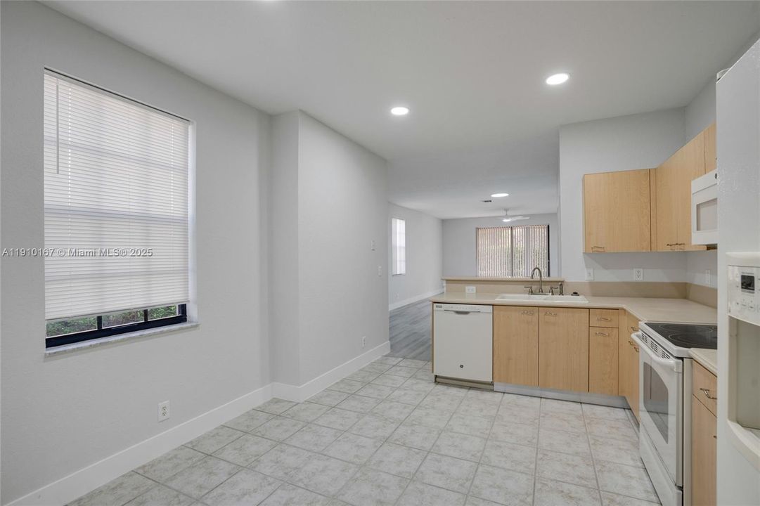 En Renta: $3,290 (3 camas, 2 baños, 1605 Pies cuadrados)