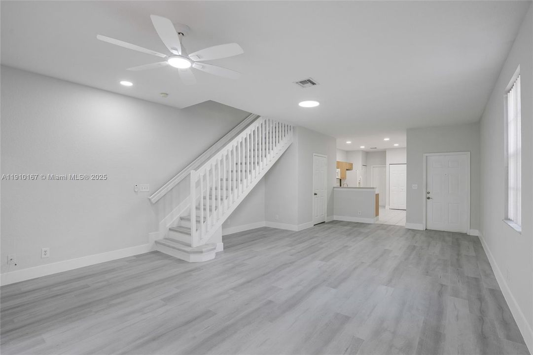 En Renta: $3,290 (3 camas, 2 baños, 1605 Pies cuadrados)