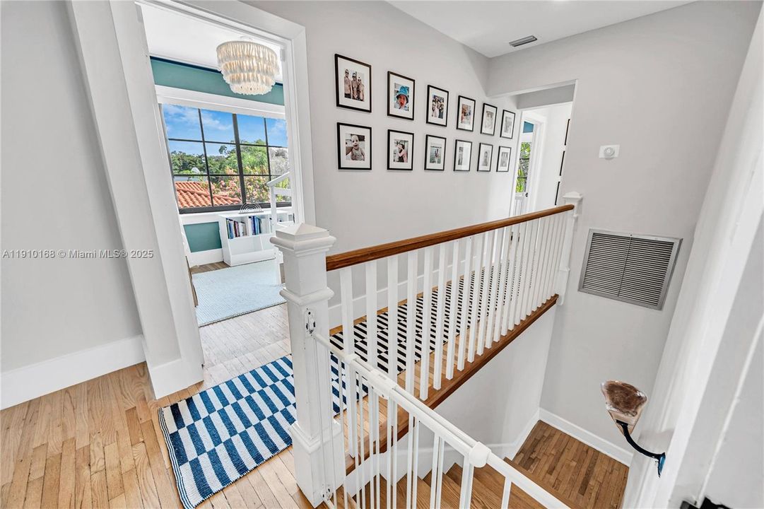 合同活跃: $11,500 (4 贝兹, 3 浴室, 2768 平方英尺)