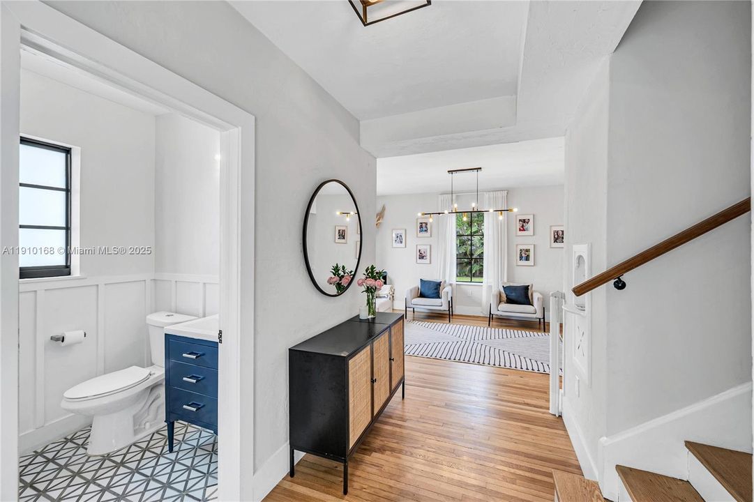 合同活跃: $11,500 (4 贝兹, 3 浴室, 2768 平方英尺)