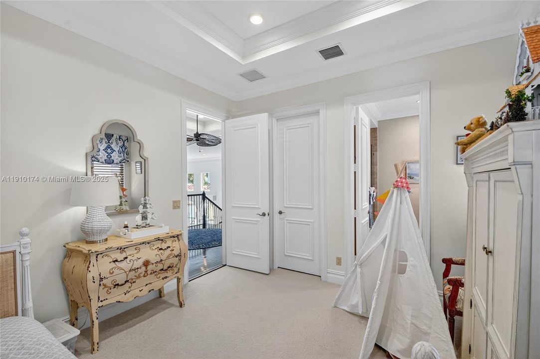 For Sale: $6,500,000 (5 beds, 6 baths, 6045 Square Feet)