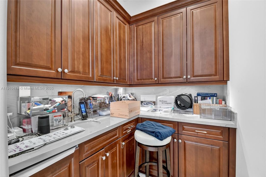 For Sale: $6,500,000 (5 beds, 6 baths, 6045 Square Feet)