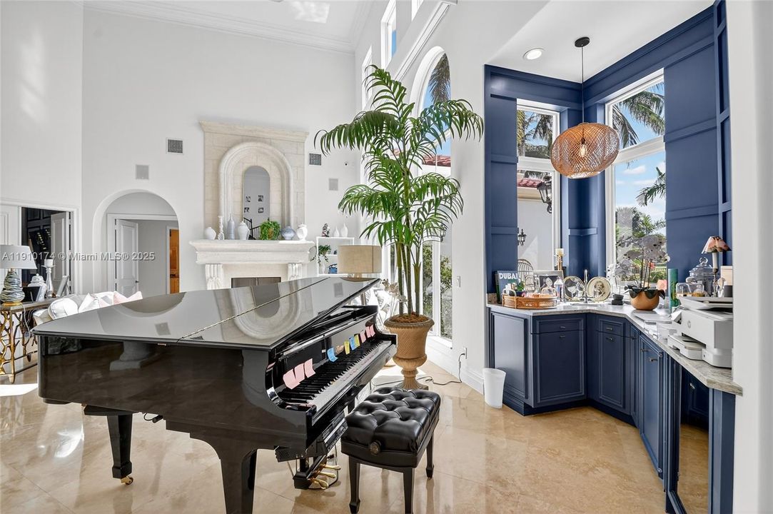 For Sale: $6,500,000 (5 beds, 6 baths, 6045 Square Feet)