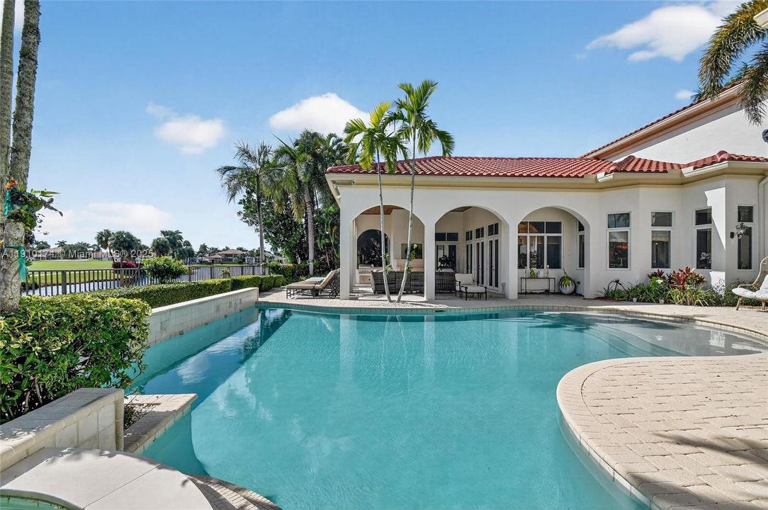 For Sale: $6,500,000 (5 beds, 6 baths, 6045 Square Feet)