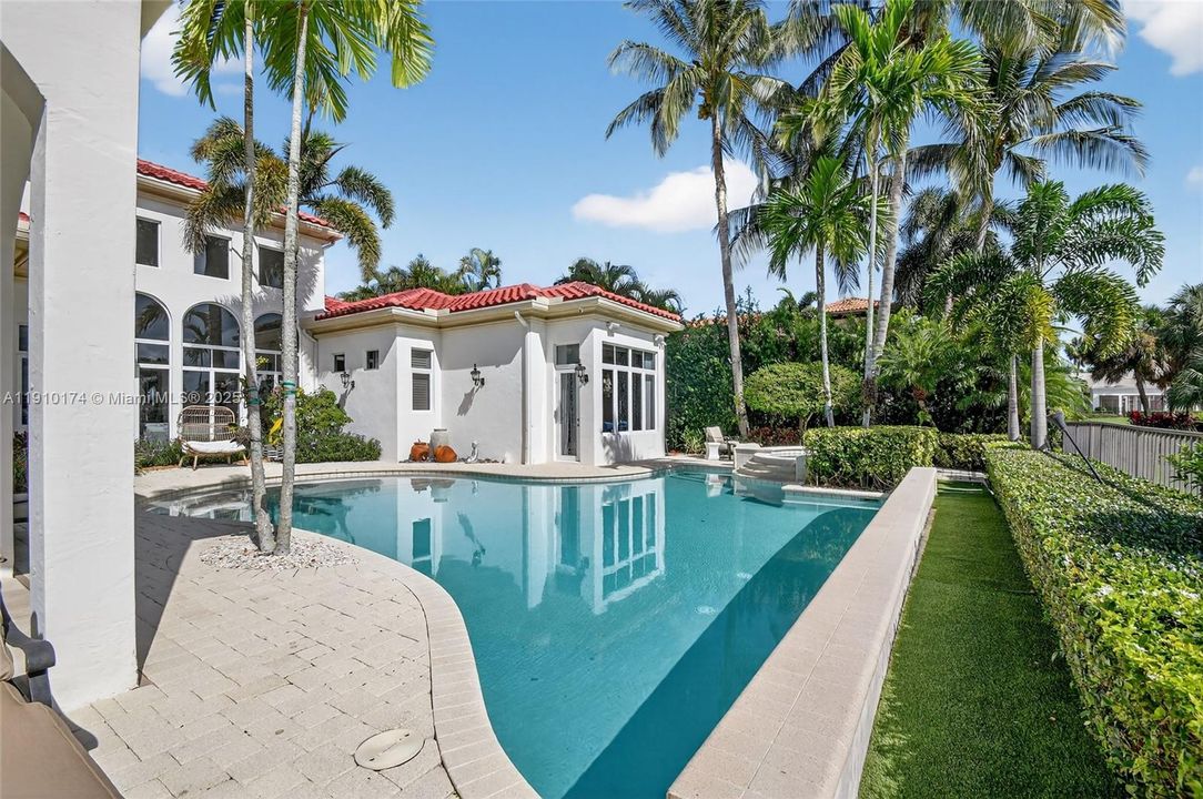 For Sale: $6,500,000 (5 beds, 6 baths, 6045 Square Feet)