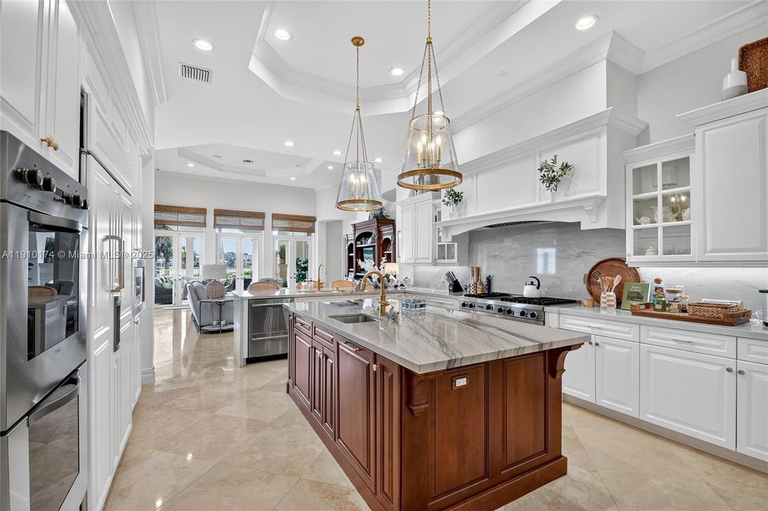 For Sale: $6,500,000 (5 beds, 6 baths, 6045 Square Feet)