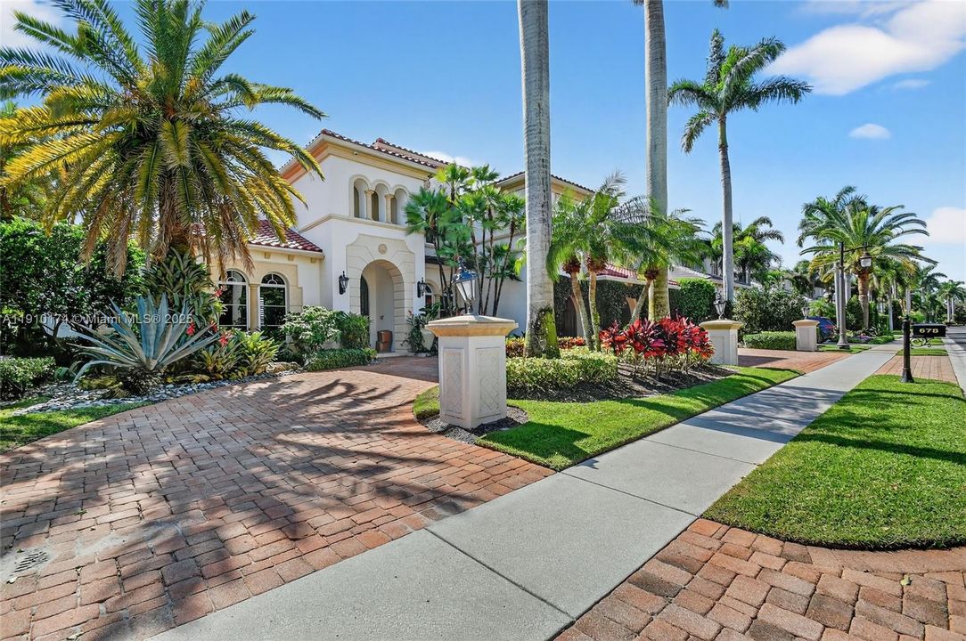 For Sale: $6,500,000 (5 beds, 6 baths, 6045 Square Feet)