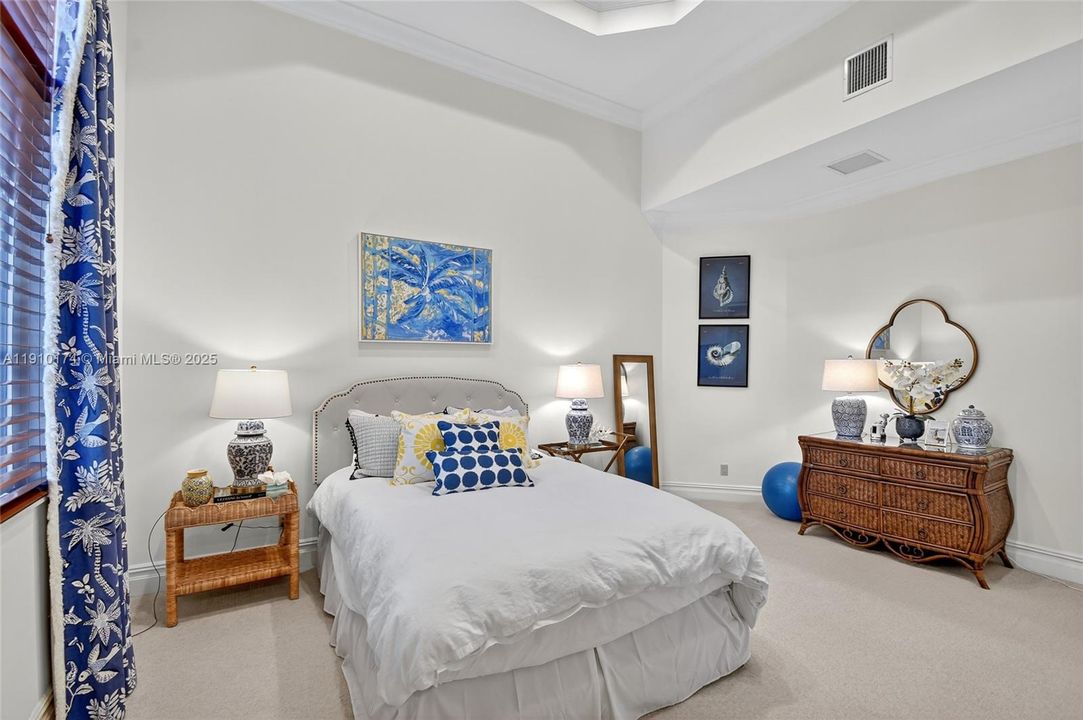 For Sale: $6,500,000 (5 beds, 6 baths, 6045 Square Feet)