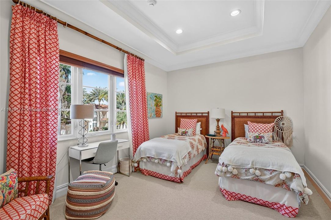 For Sale: $6,500,000 (5 beds, 6 baths, 6045 Square Feet)