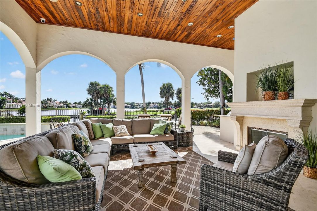 For Sale: $6,500,000 (5 beds, 6 baths, 6045 Square Feet)