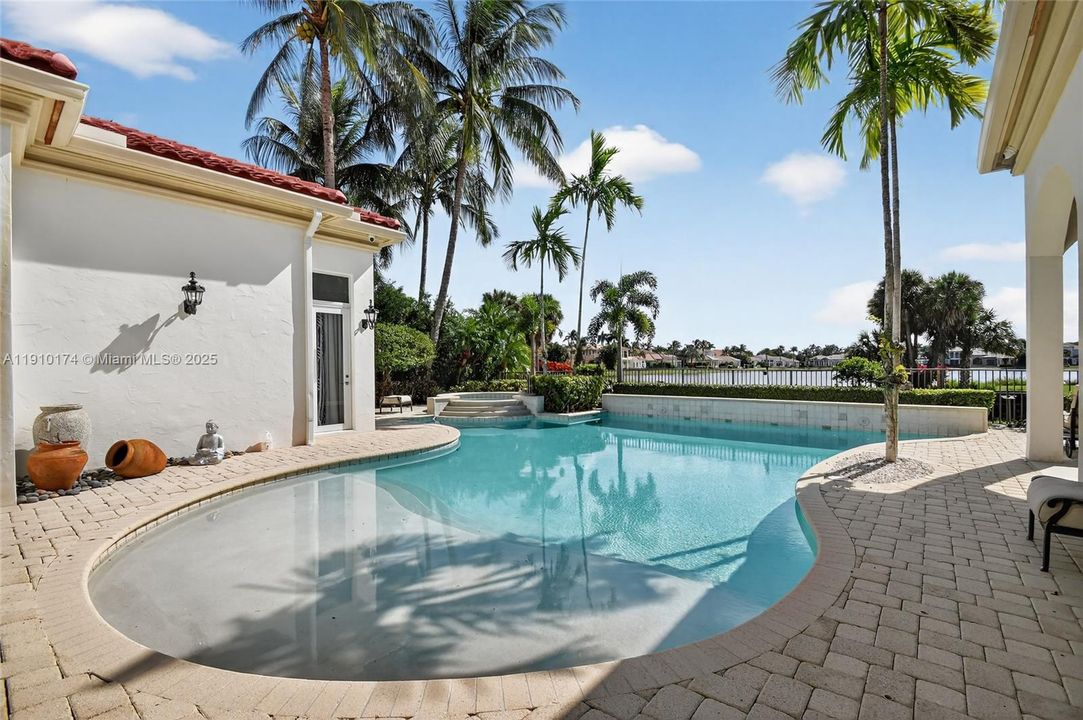 For Sale: $6,500,000 (5 beds, 6 baths, 6045 Square Feet)