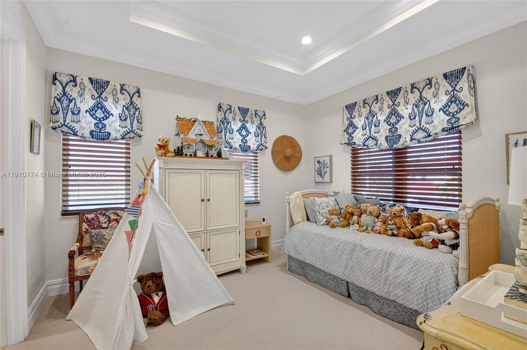 For Sale: $6,500,000 (5 beds, 6 baths, 6045 Square Feet)