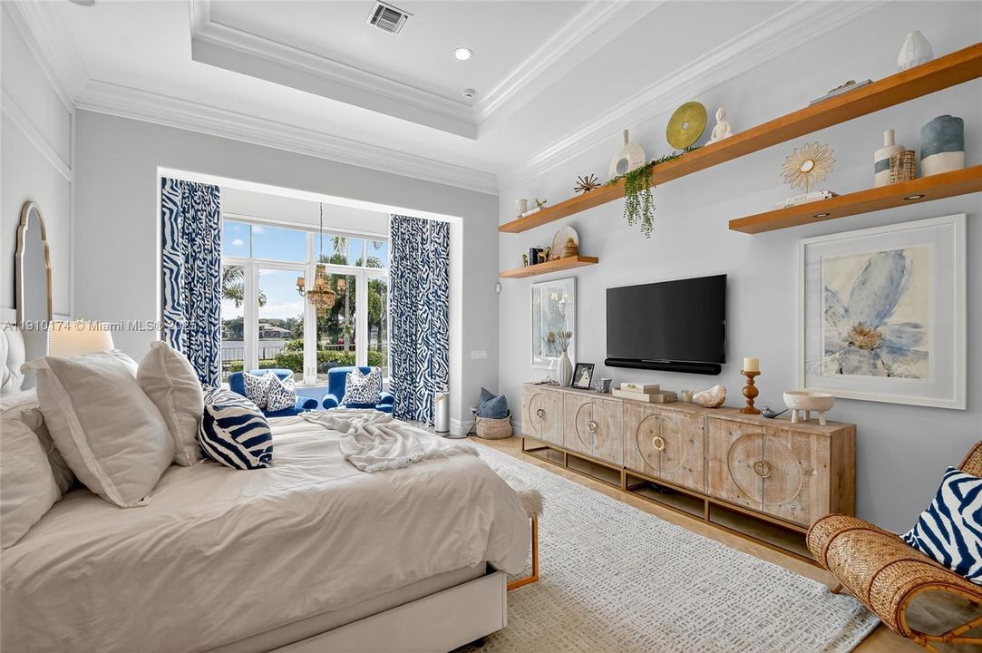 For Sale: $6,500,000 (5 beds, 6 baths, 6045 Square Feet)