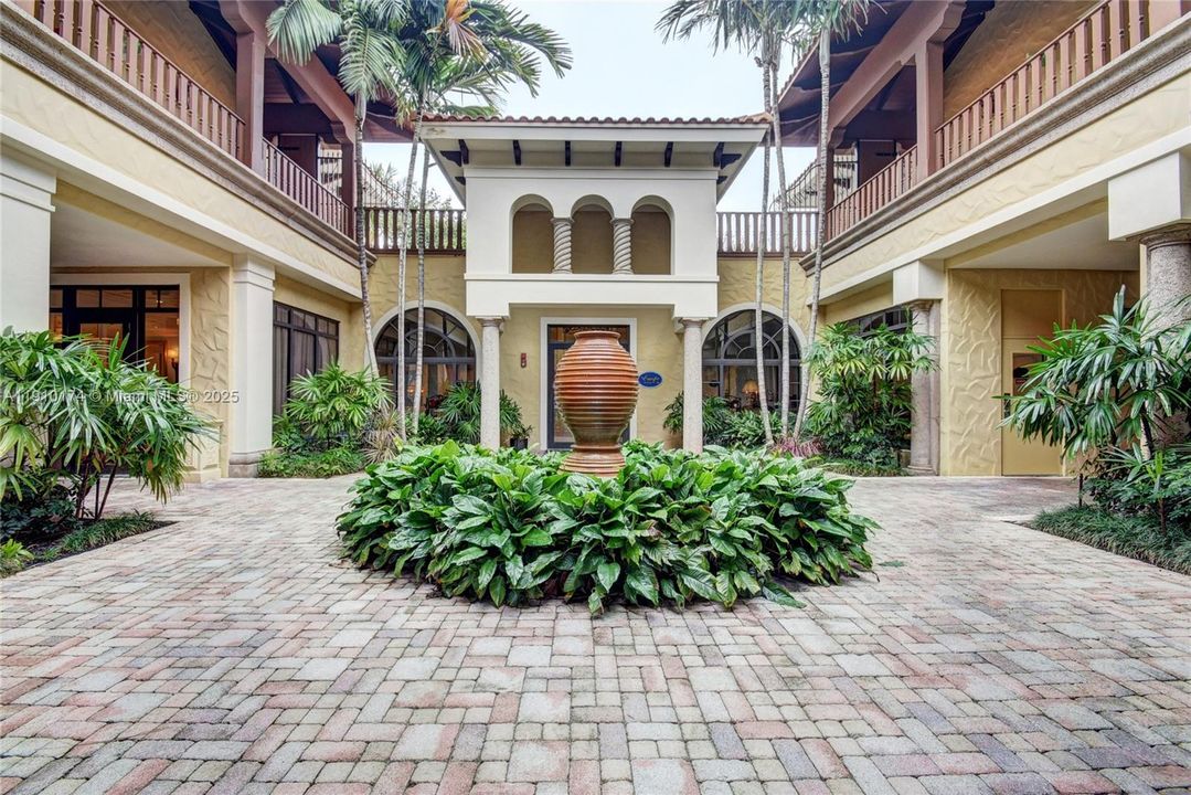 For Sale: $6,500,000 (5 beds, 6 baths, 6045 Square Feet)