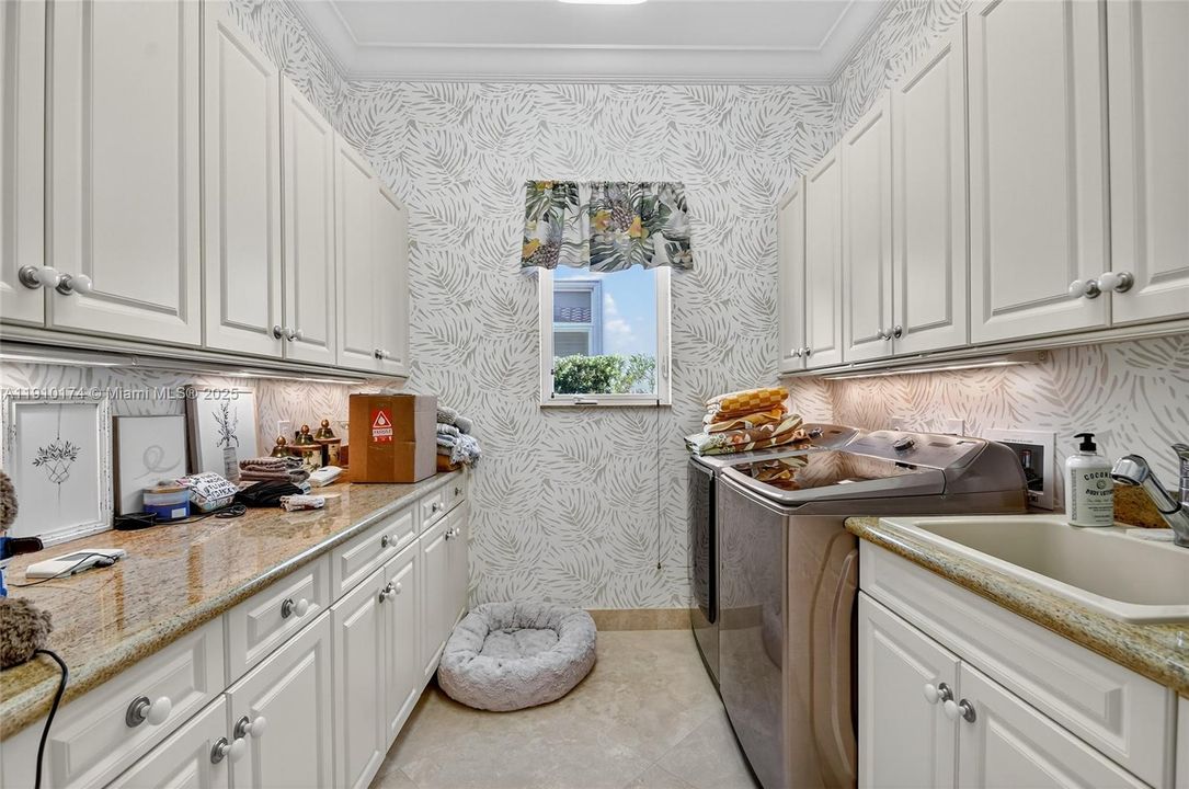 For Sale: $6,500,000 (5 beds, 6 baths, 6045 Square Feet)