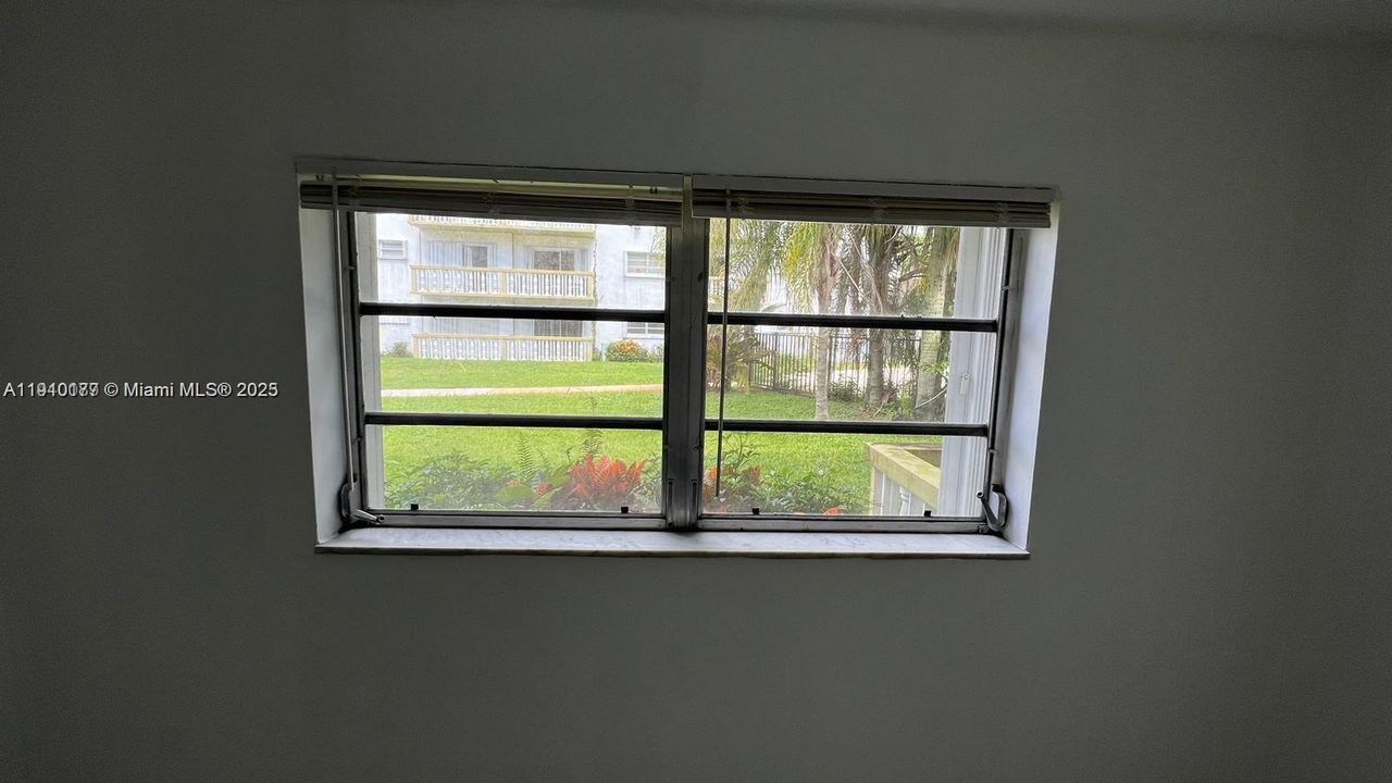 В аренду: $1,500 (1 спален, 1 ванн, 740 Квадратных фут)