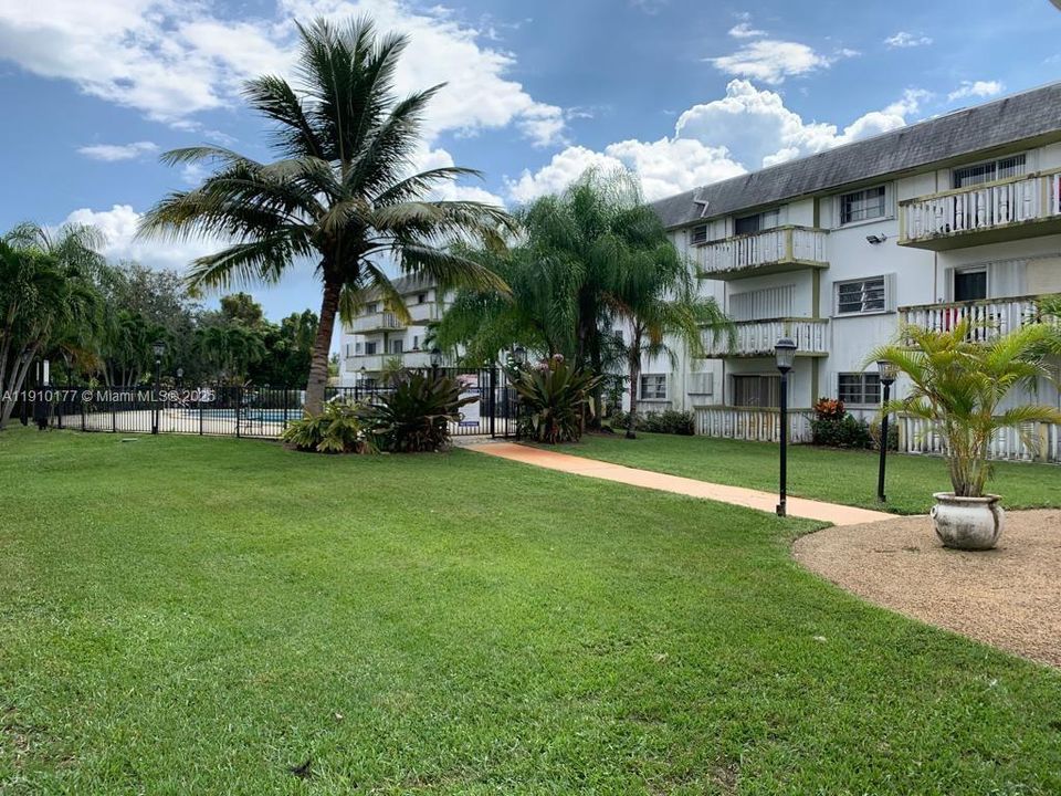 В аренду: $1,500 (1 спален, 1 ванн, 740 Квадратных фут)