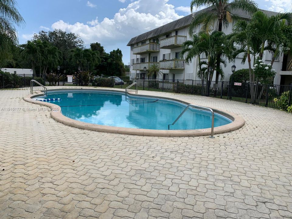 В аренду: $1,500 (1 спален, 1 ванн, 740 Квадратных фут)