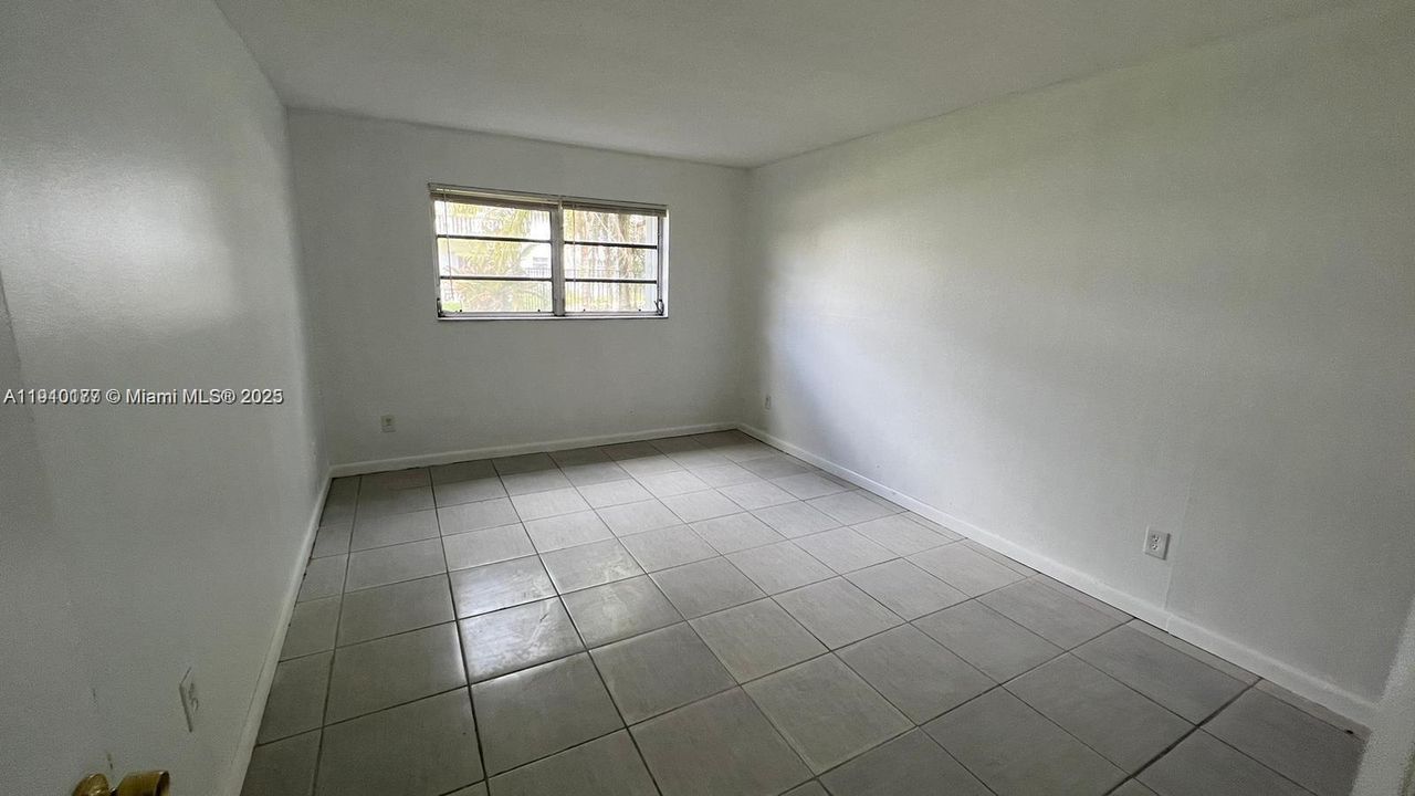 В аренду: $1,500 (1 спален, 1 ванн, 740 Квадратных фут)