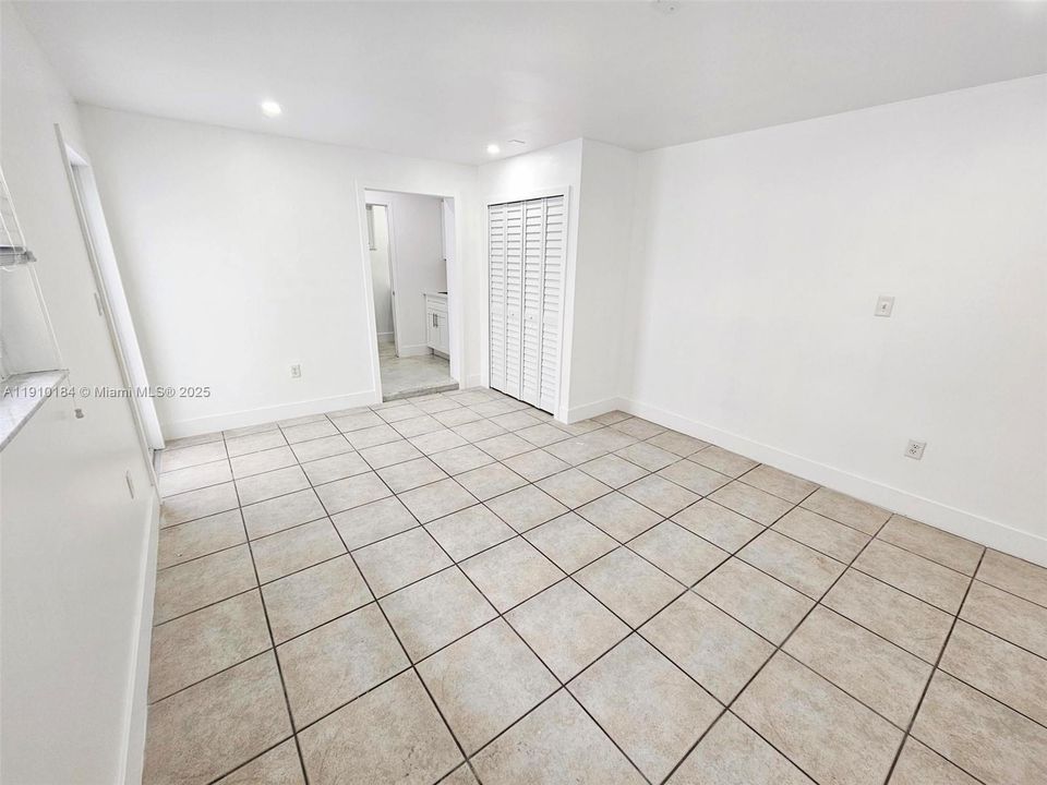 For Rent: $1,600 (1 beds, 1 baths, 600 Square Feet)