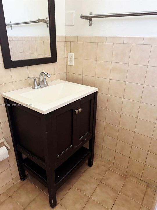 For Rent: $1,600 (1 beds, 1 baths, 600 Square Feet)