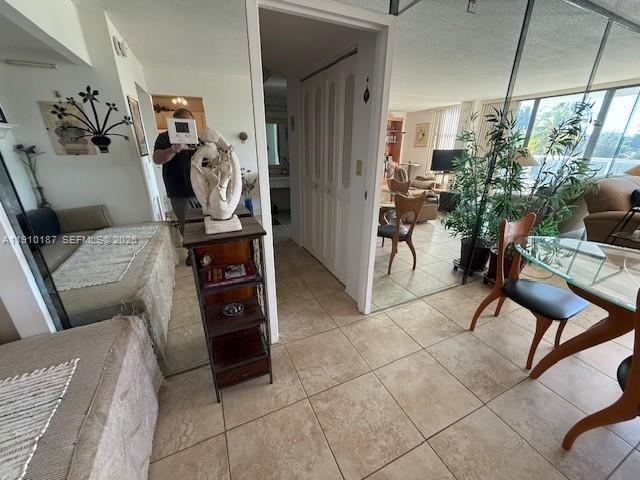 For Sale: $189,000 (2 beds, 2 baths, 996 Square Feet)
