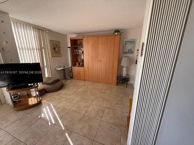 For Sale: $189,000 (2 beds, 2 baths, 996 Square Feet)