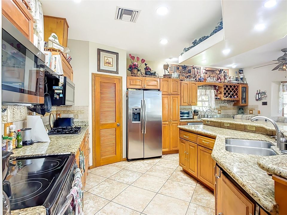 For Sale: $674,900 (4 beds, 4 baths, 0 Square Feet)