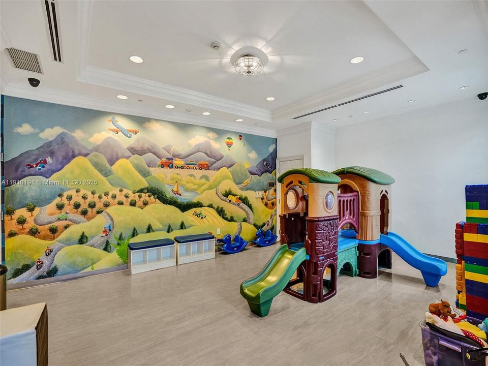 For Sale: $1,995,000 (3 beds, 3 baths, 3274 Square Feet)