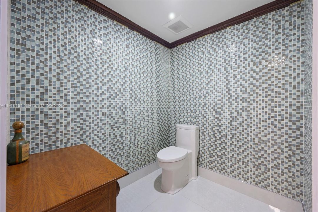 For Sale: $1,995,000 (3 beds, 3 baths, 3274 Square Feet)