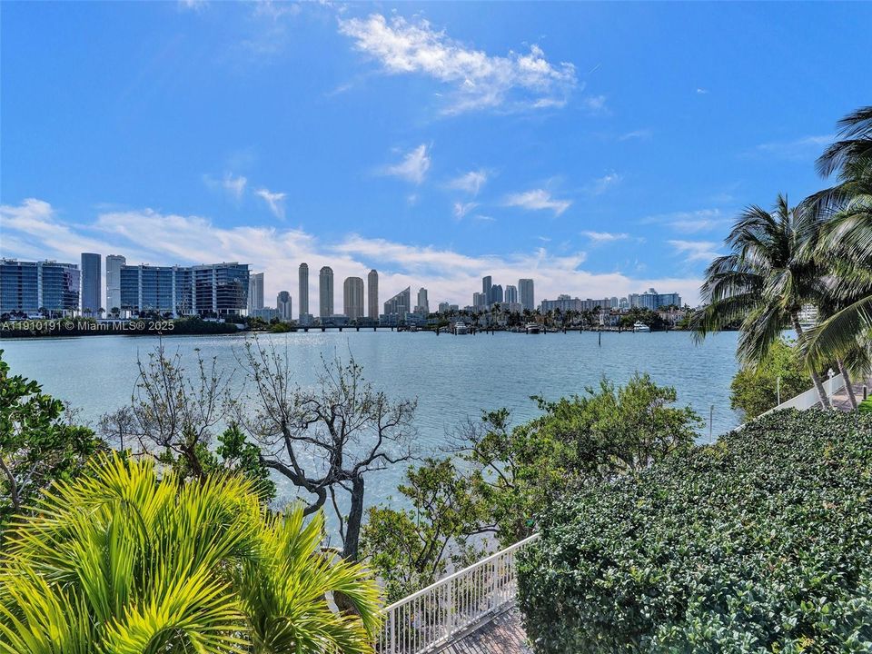 For Sale: $1,995,000 (3 beds, 3 baths, 3274 Square Feet)