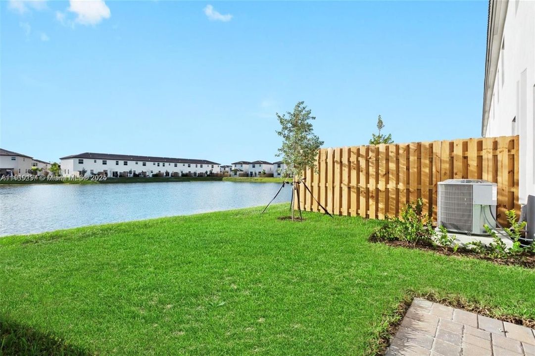 Active With Contract: $3,350 (3 beds, 2 baths, 1334 Square Feet)