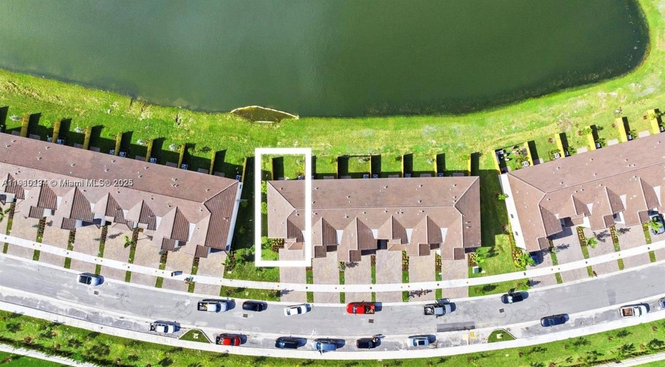 Active With Contract: $3,350 (3 beds, 2 baths, 1334 Square Feet)