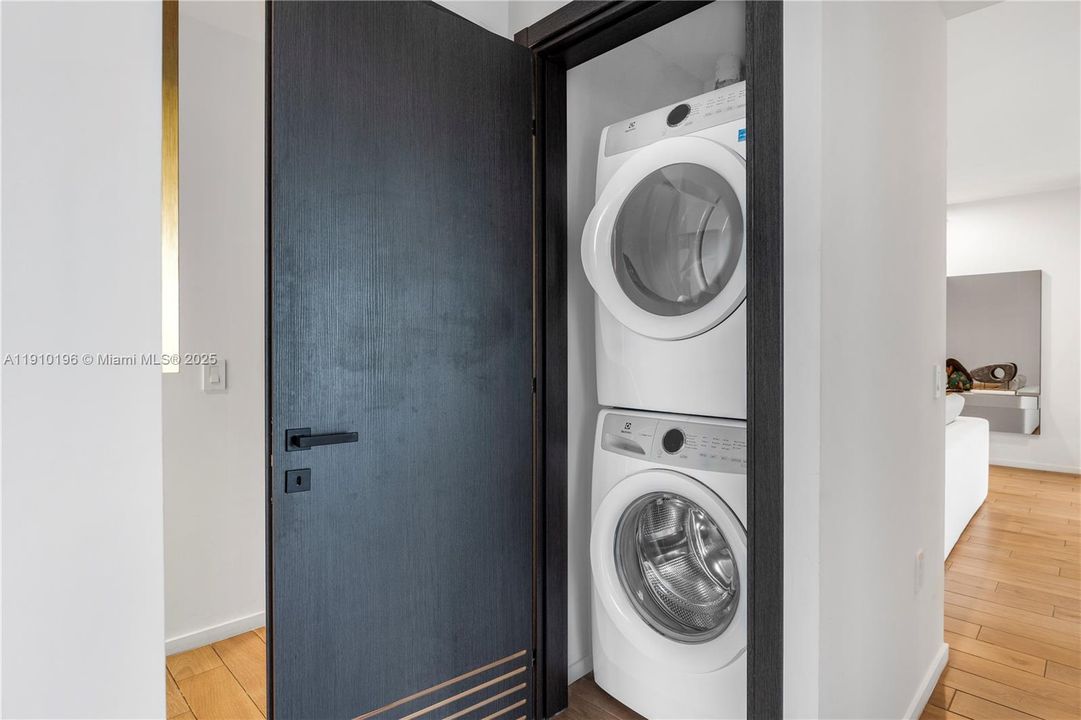 В аренду: $7,000 (3 спален, 3 ванн, 1150 Квадратных фут)