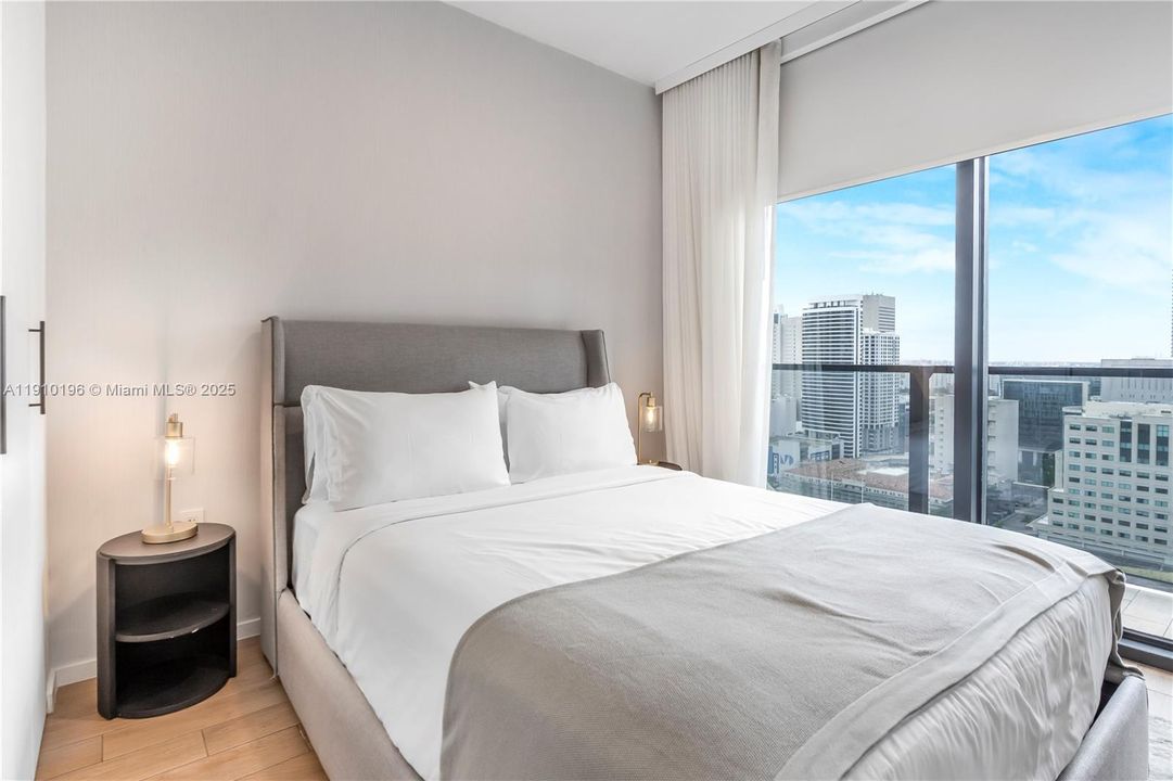 В аренду: $7,000 (3 спален, 3 ванн, 1150 Квадратных фут)