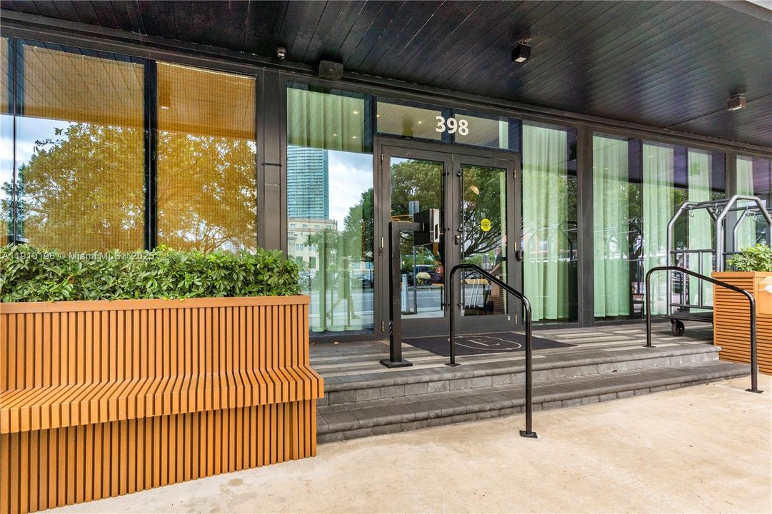 В аренду: $7,000 (3 спален, 3 ванн, 1150 Квадратных фут)