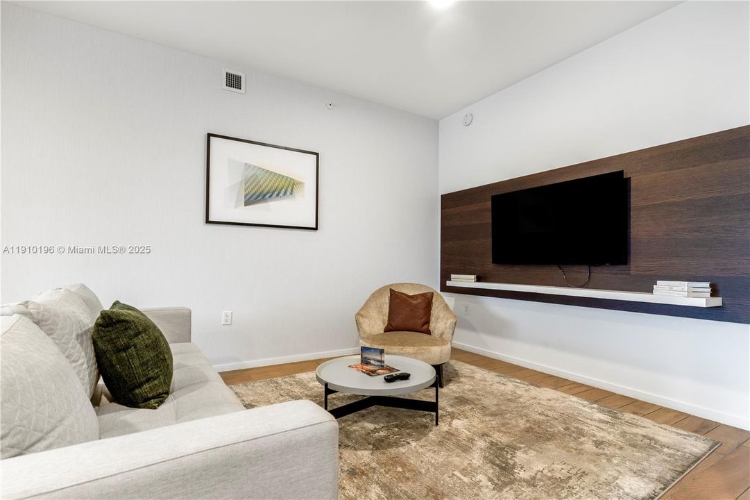 В аренду: $7,000 (3 спален, 3 ванн, 1150 Квадратных фут)