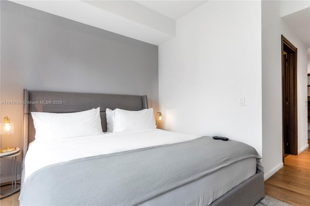 В аренду: $7,000 (3 спален, 3 ванн, 1150 Квадратных фут)