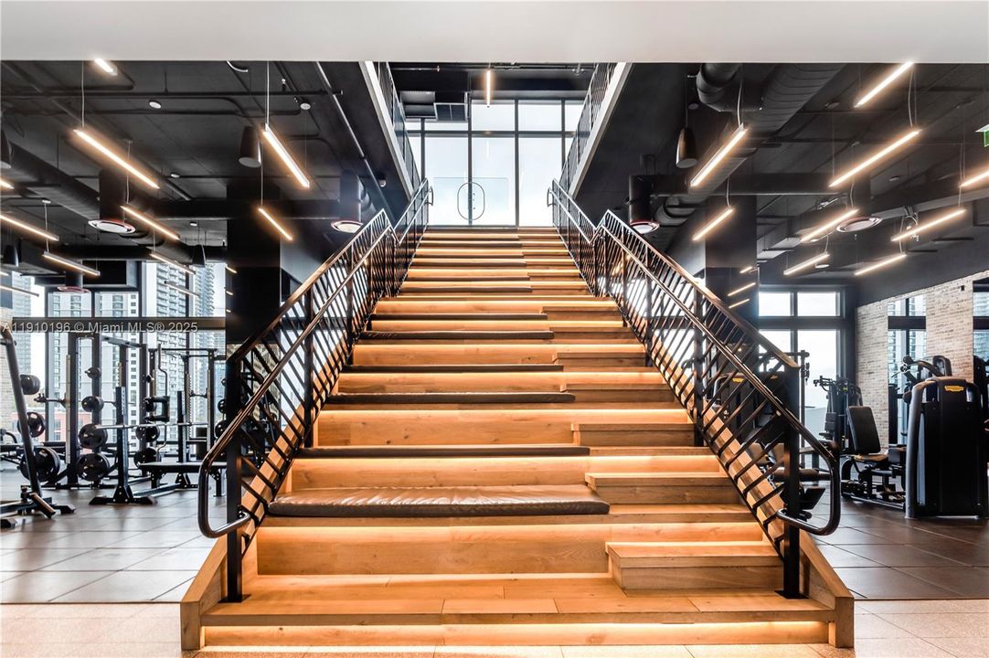 В аренду: $7,000 (3 спален, 3 ванн, 1150 Квадратных фут)